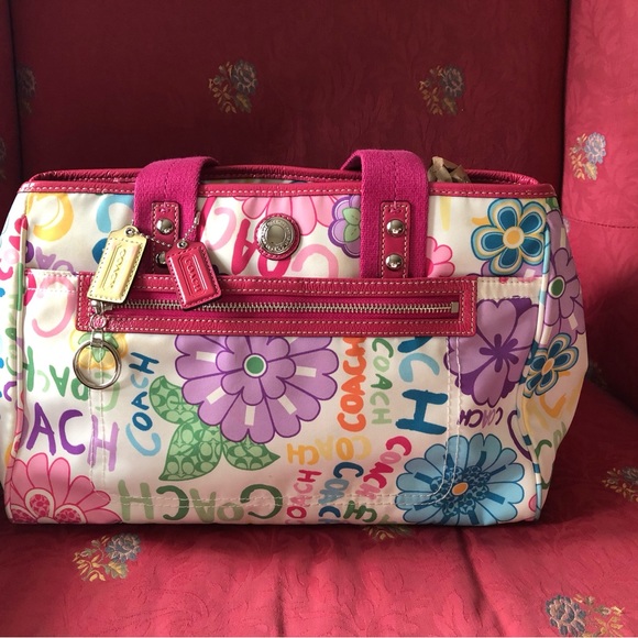 Coach handbag perfect for spring - Picture 4 of 16